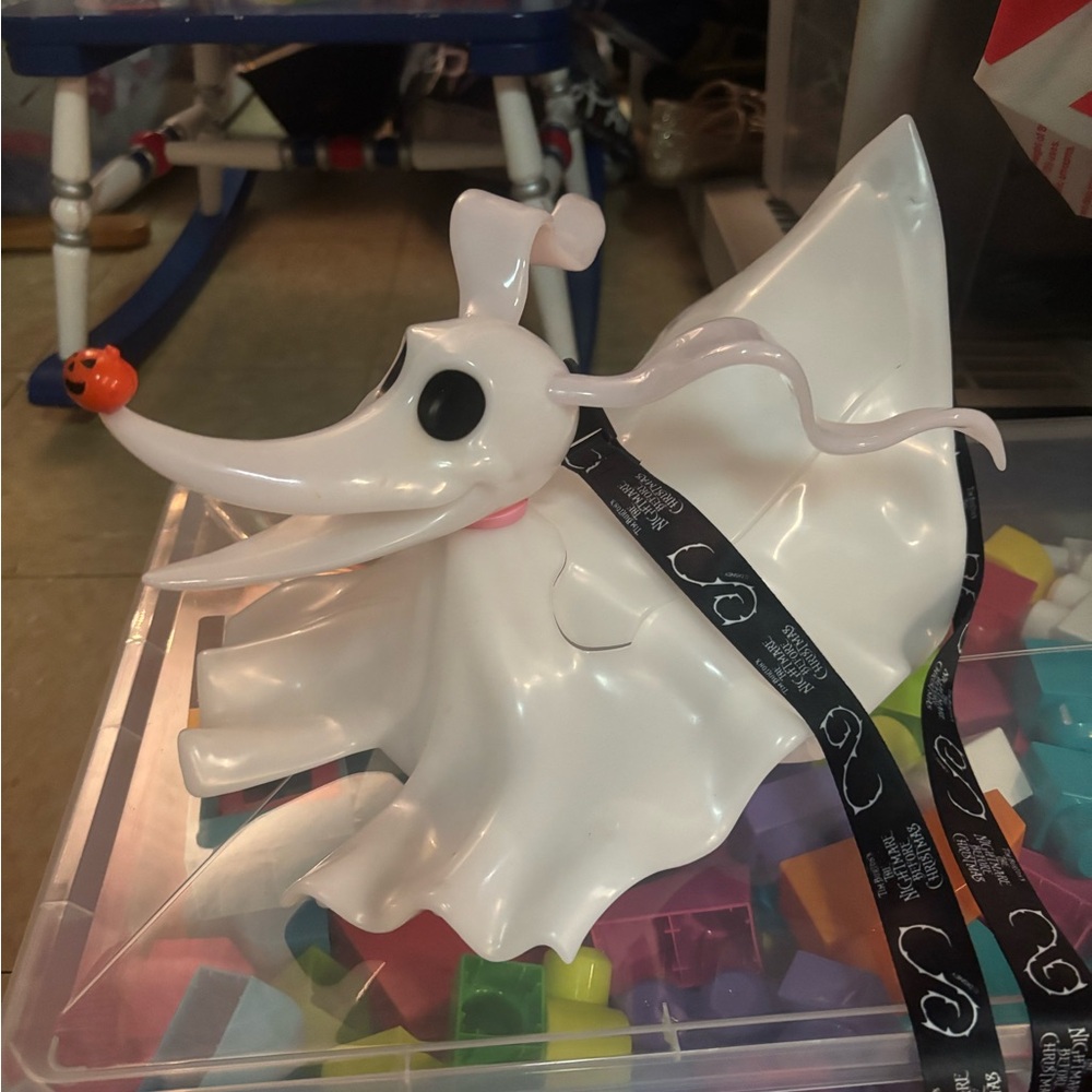 Disney world Zero popcorn bucket